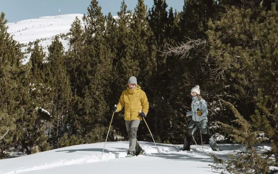 consejos-caminar-raquetas-nieve