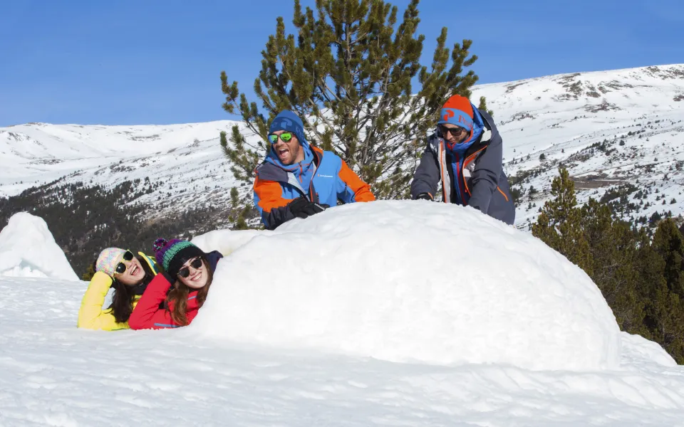 Igloo construction Grandvalira