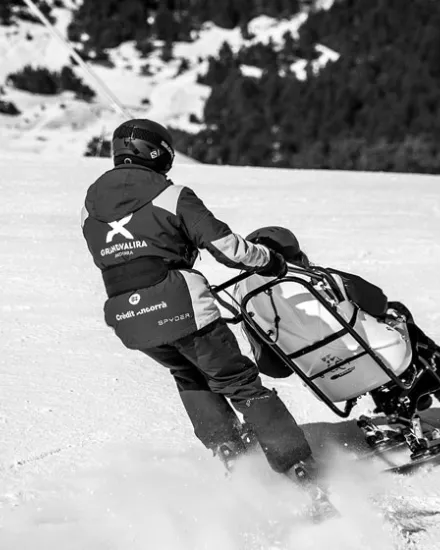 grandvalira-esquiadaptado