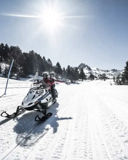 Grandvalira-motosdenieve